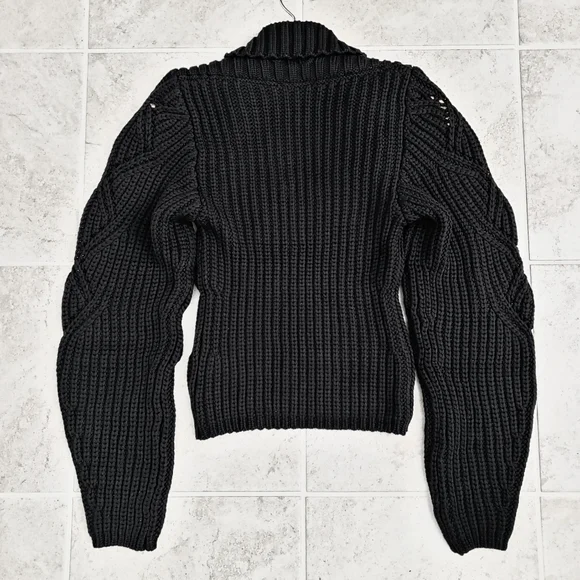 NEW Express Ribbed Scoop Neck Long Sleeve Sweater in Black - Picture 6 of 11
